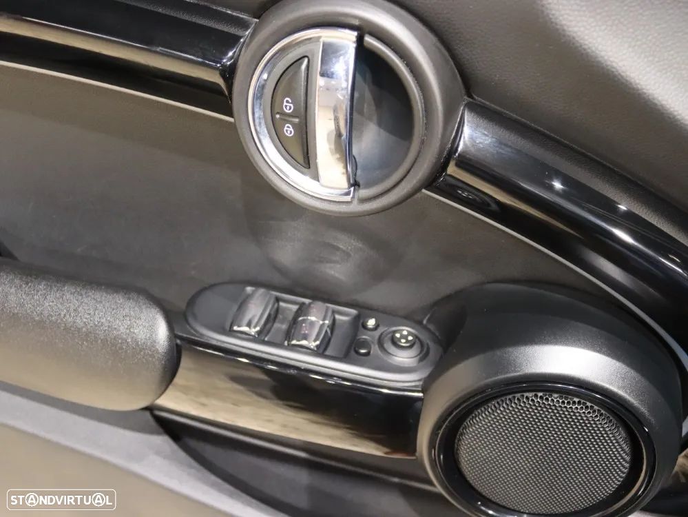 MINI Cabrio Cooper Premium Classic Auto - 20