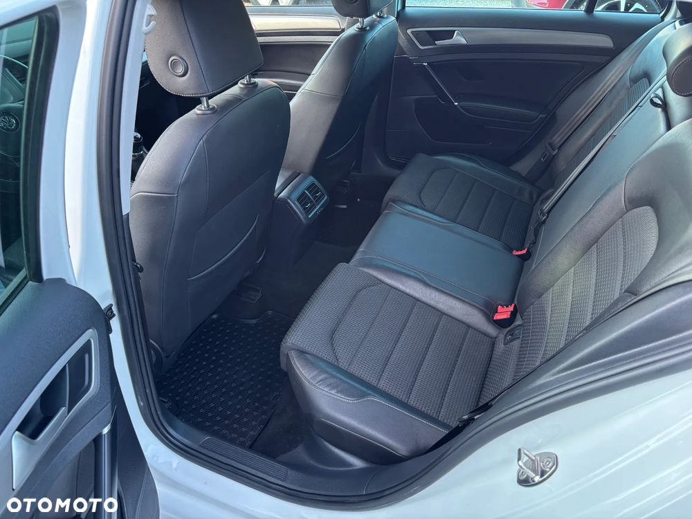 Volkswagen Golf 2.0 TDI (BlueMotion Technology) Highline - 22