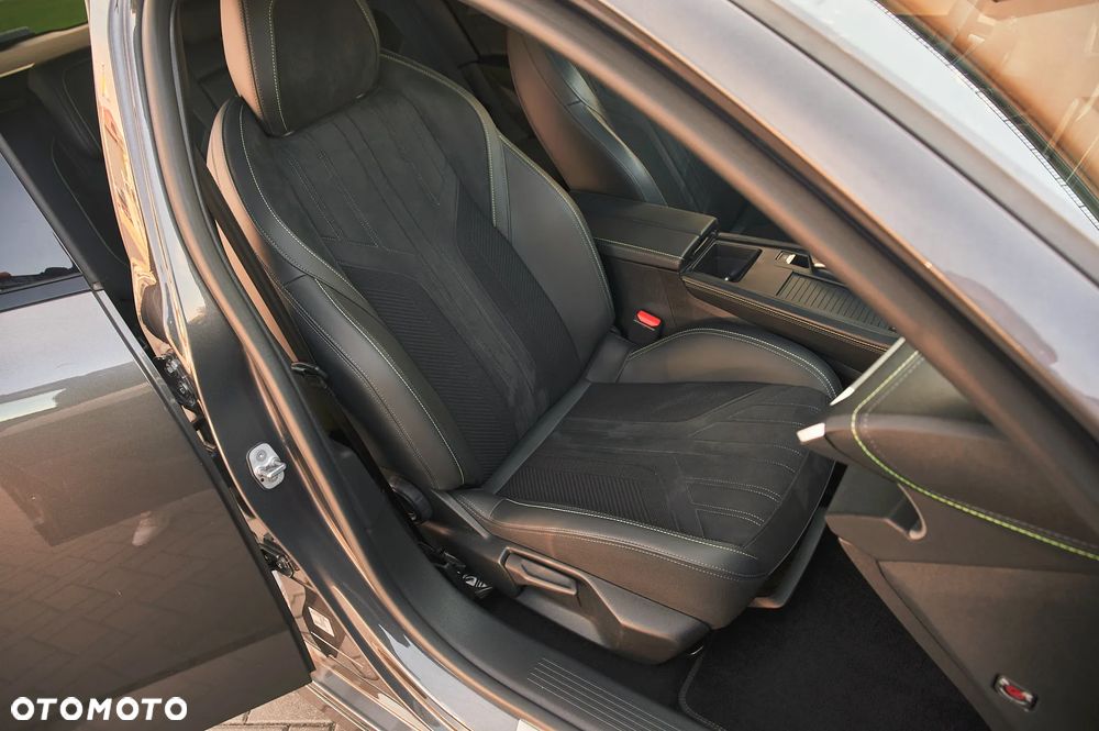 Peugeot 308 BlueHDi 130 EAT8 GT EXCLUSIVE - 23