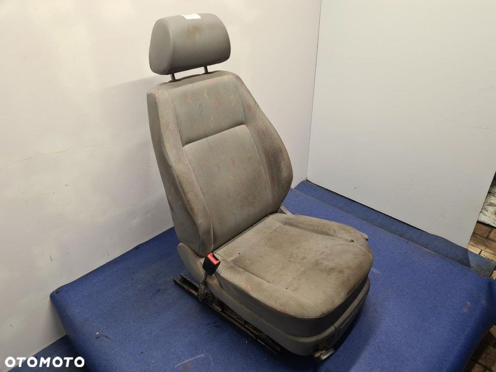 VOLKSWAGEN CADDY III FOTEL KIEROWCY. - 4