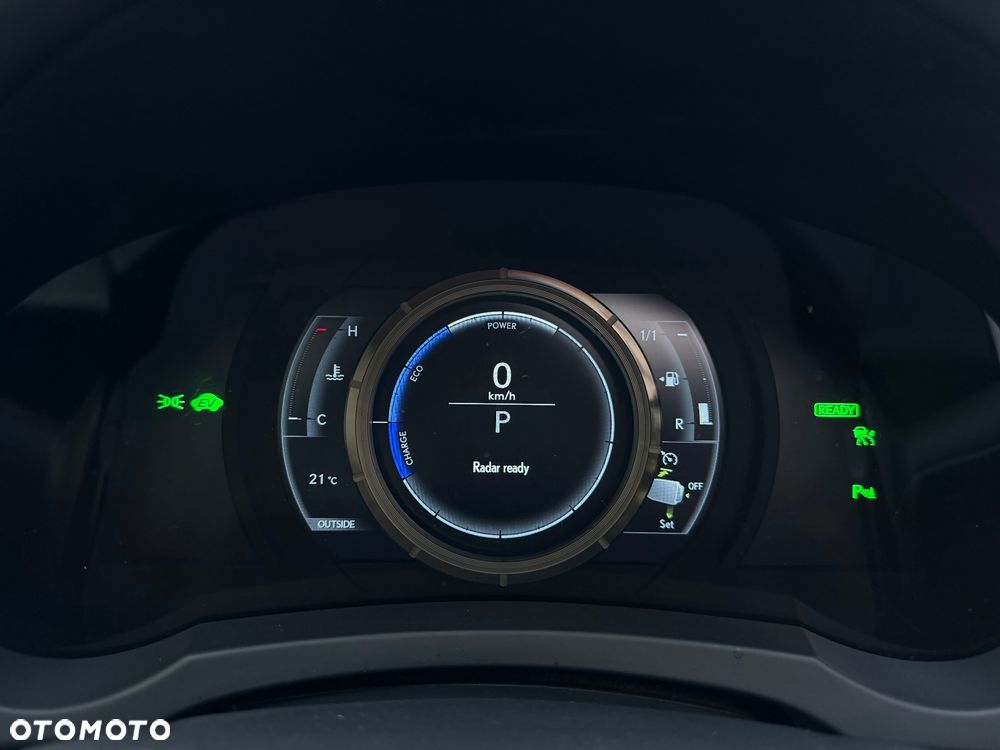 Lexus IS 300h Prestige - 6