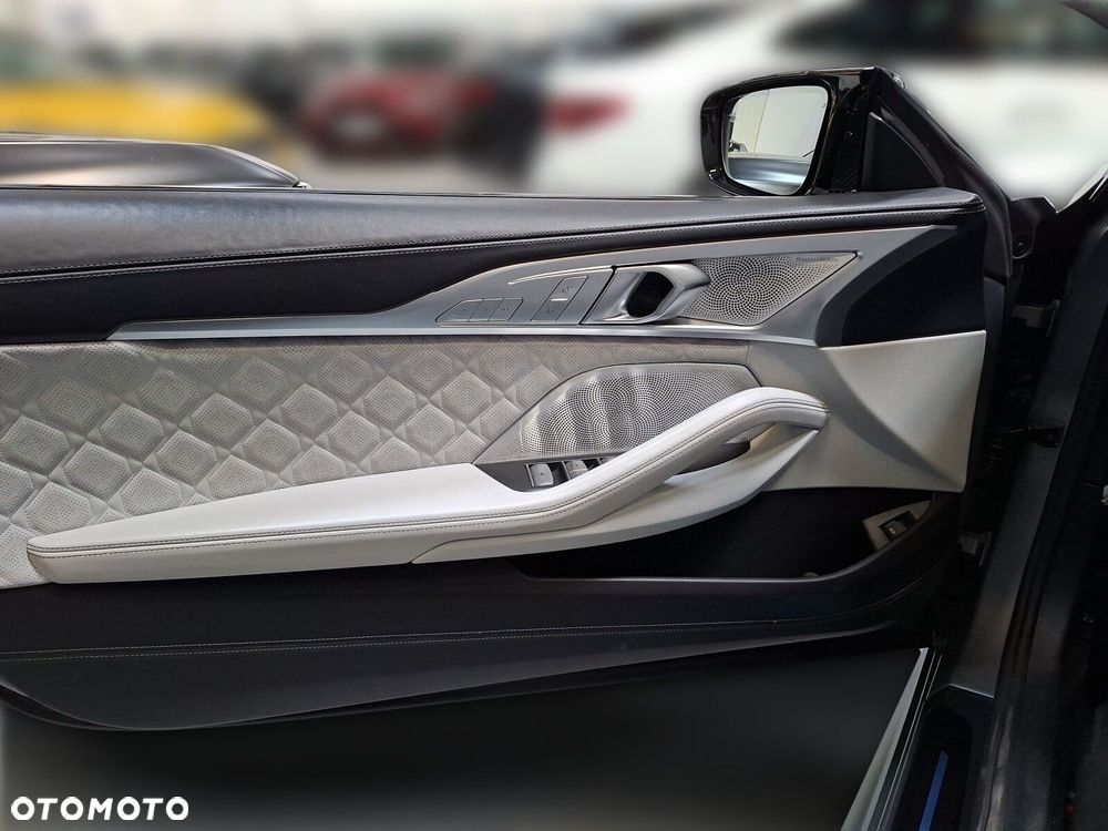 BMW M8 Competition - 12