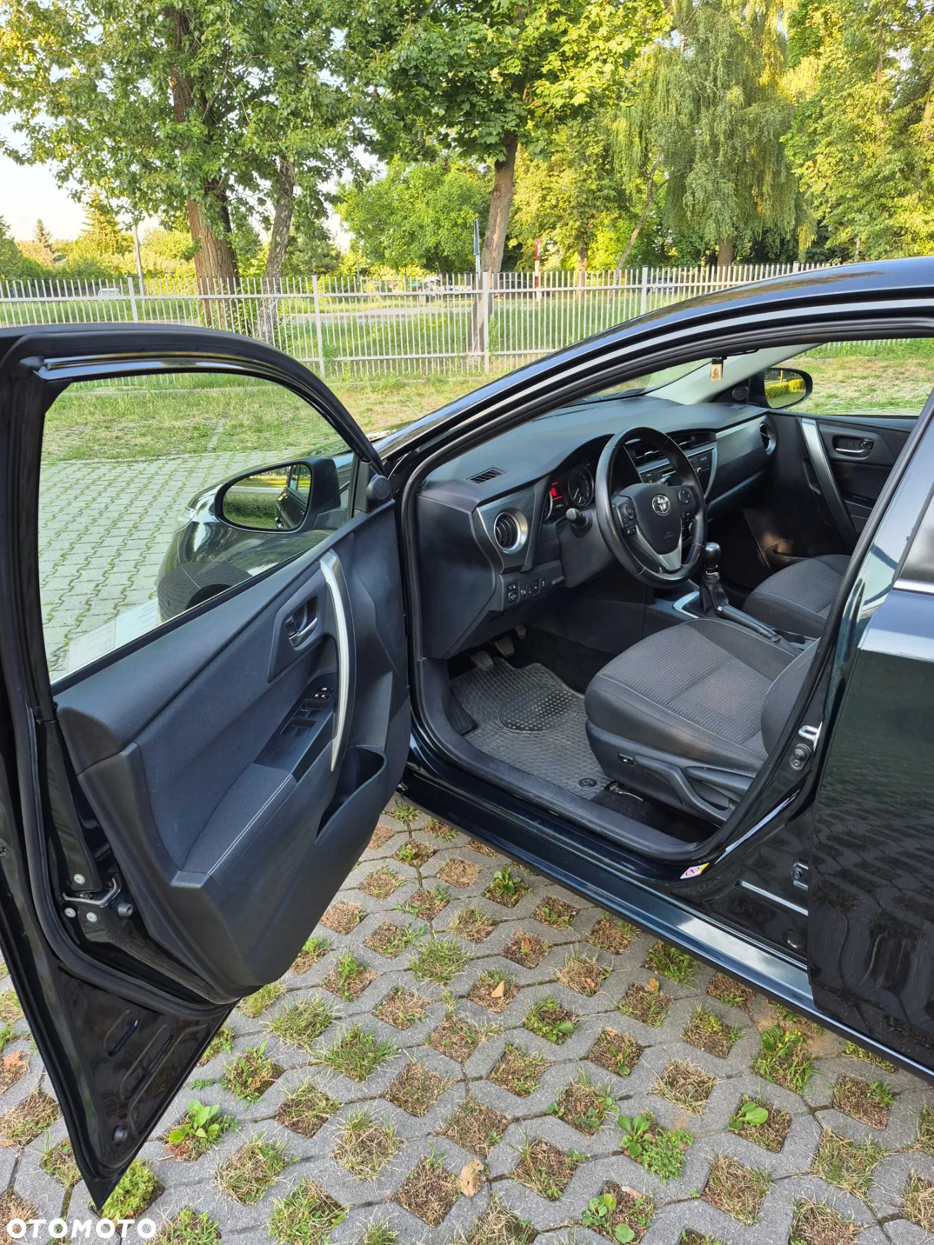 Toyota Auris 1.6 Premium Comfort - 9