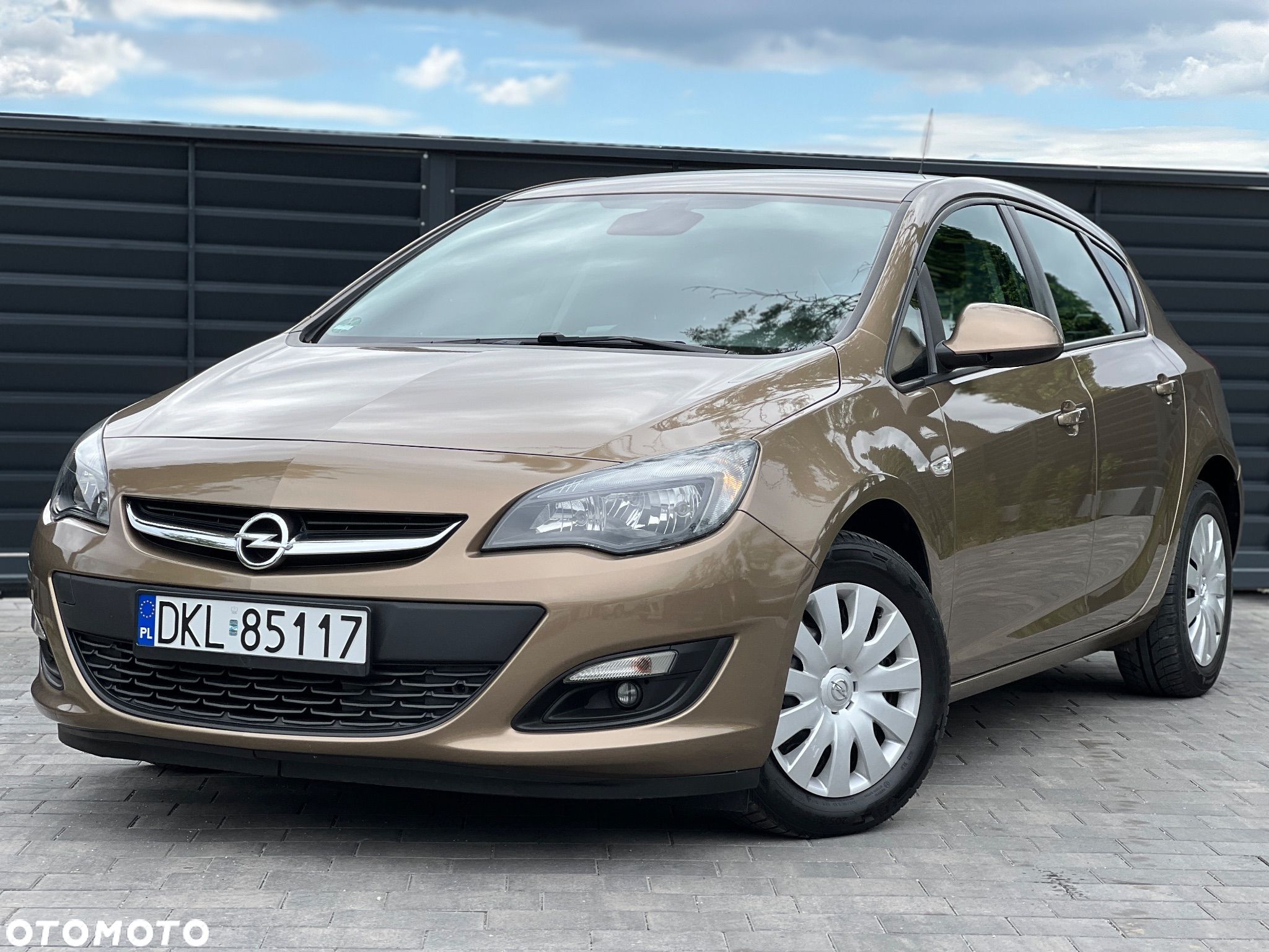 Opel Astra IV 1.4 T Essentia - 1