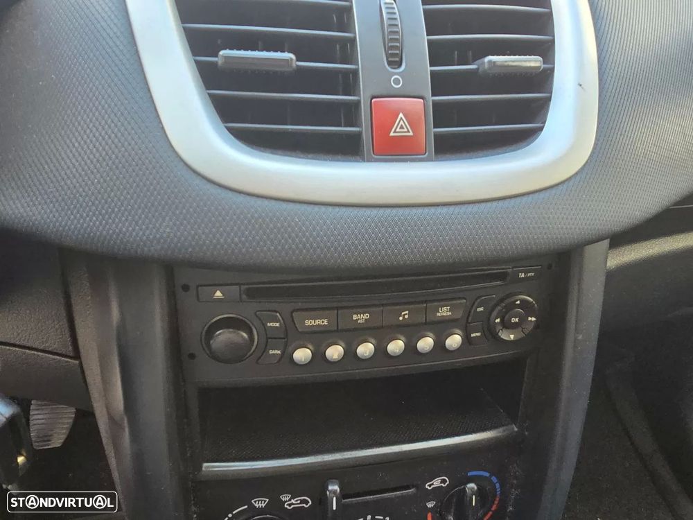 Peugeot 207 1.4 16V Active - 14