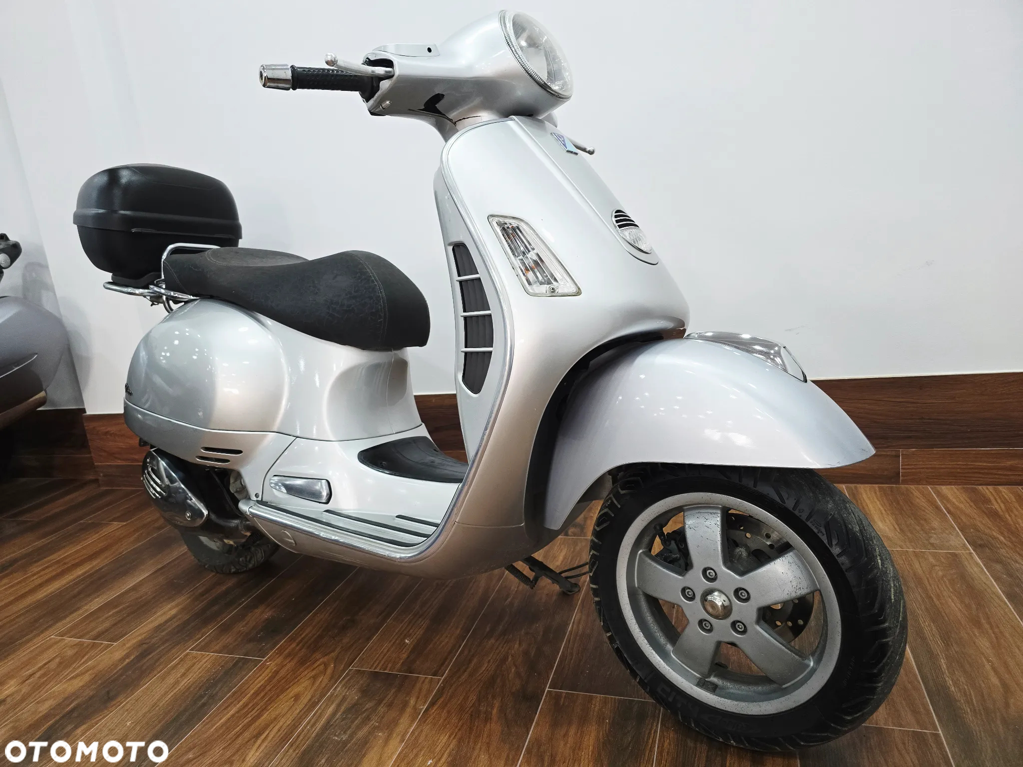 Piaggio Vespa - 9