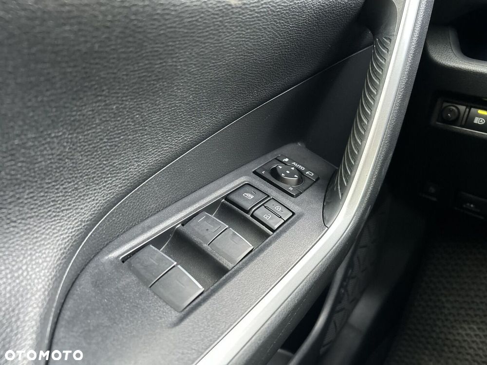 Toyota RAV4 - 23