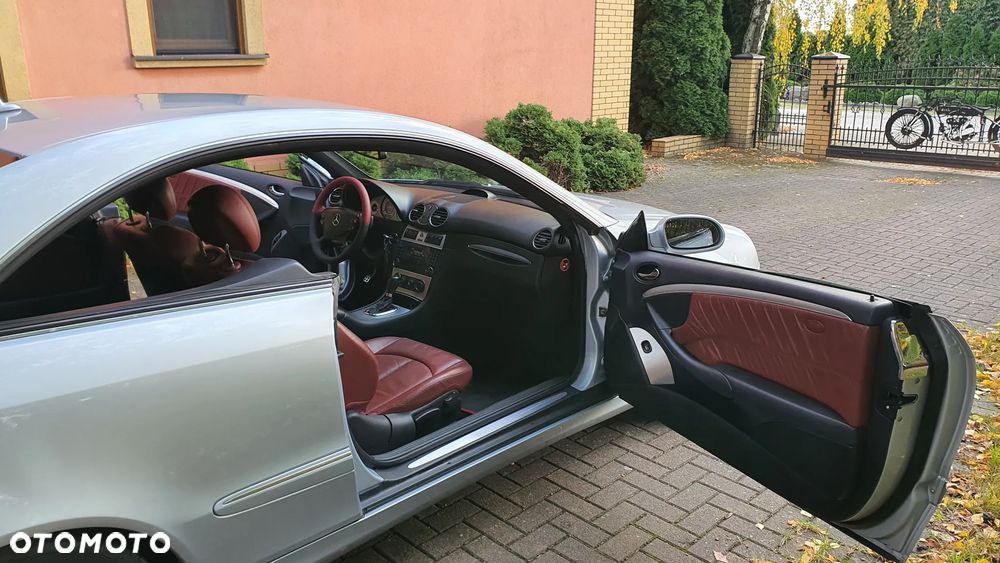 Mercedes-Benz CLK - 21