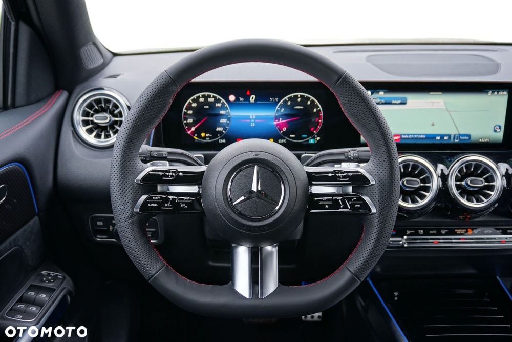 Mercedes-Benz GLB 200 AMG Line 7G-DCT - 8