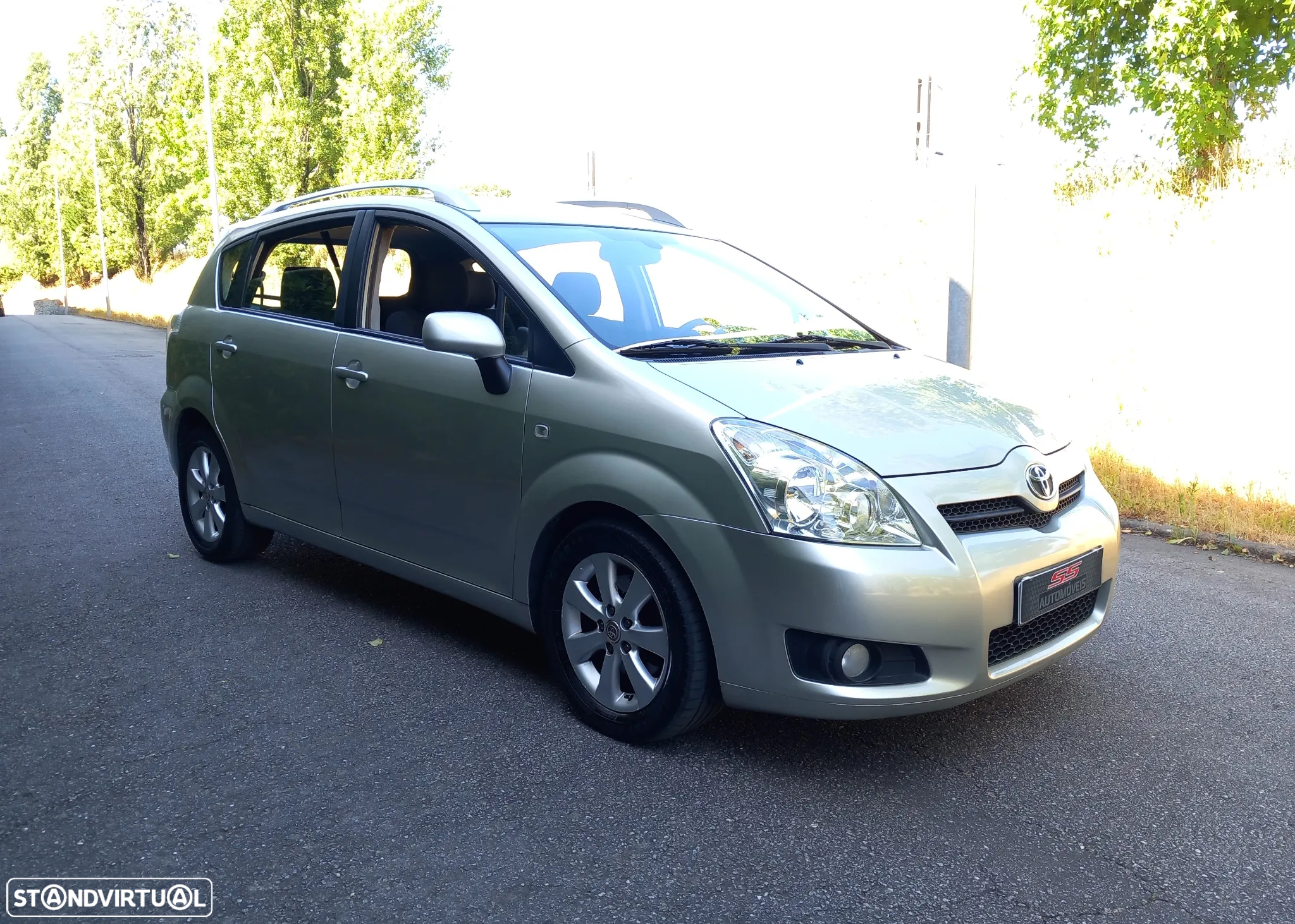 Toyota Corolla Verso 2.2 D-4D Sol - 2