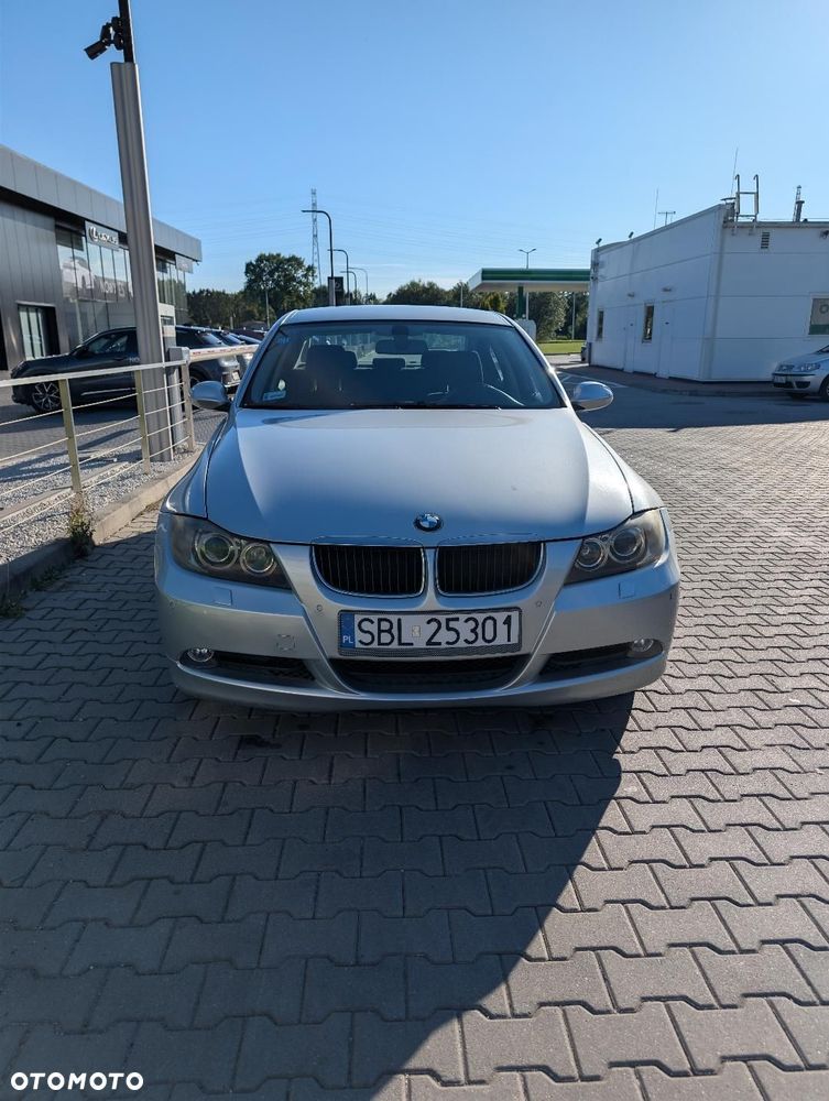 BMW Seria 3 318i - 8