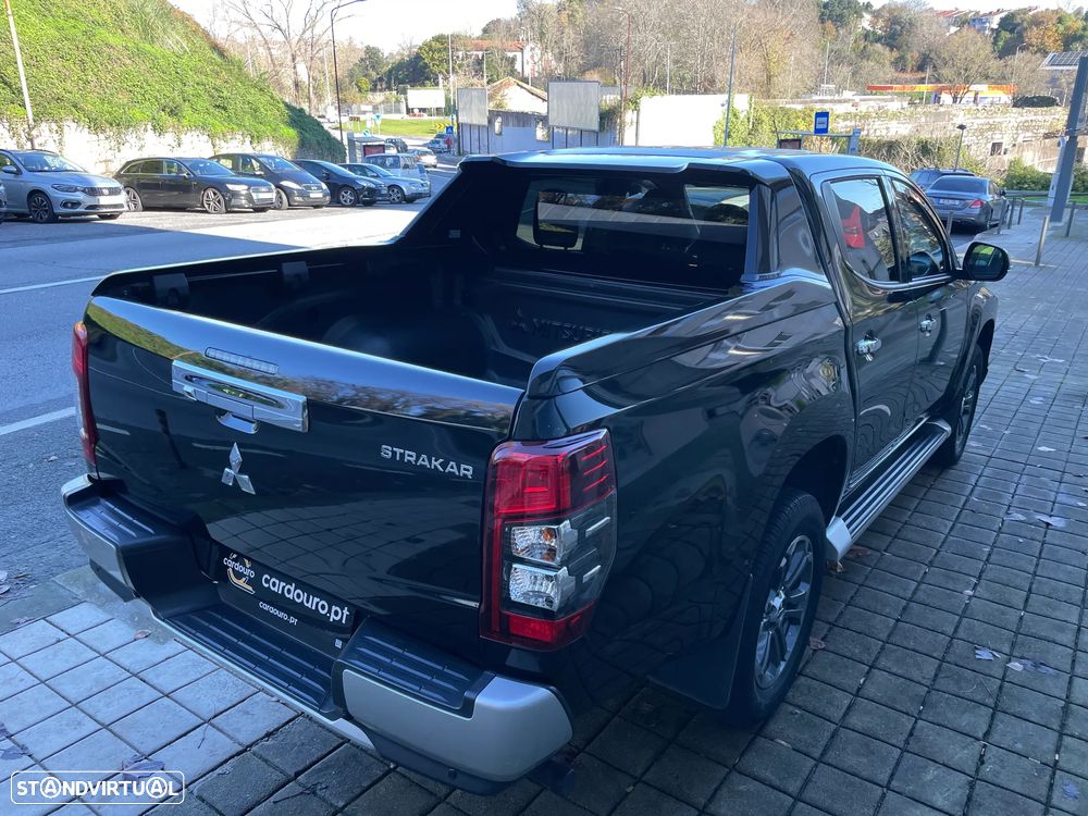 Mitsubishi L200 2.3 DI-D CD Invite Strakar Look 2WD - 12