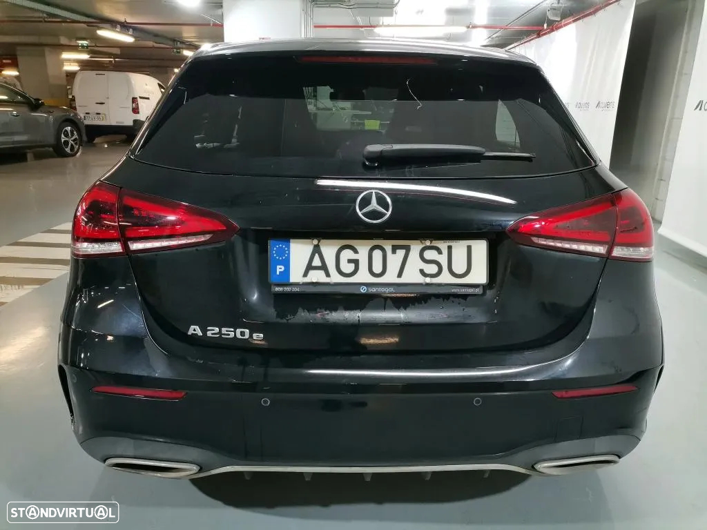 Mercedes-Benz A 250 e AMG Line - 6
