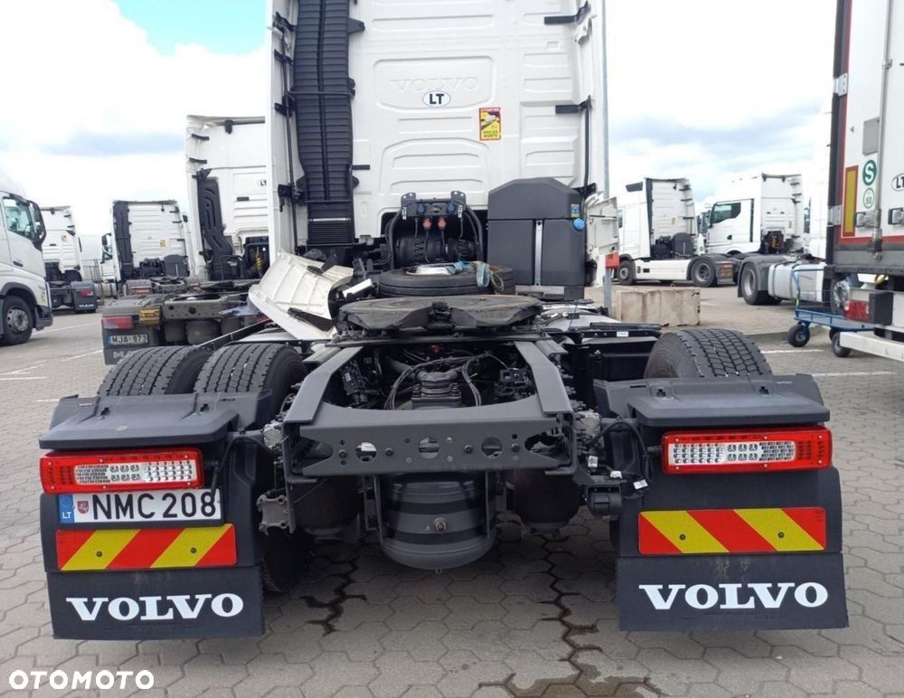 Volvo FH 460 AERO Globetrotter XL ACC i-Save I-ParkCool SideSkirts Mirror Cam - 8