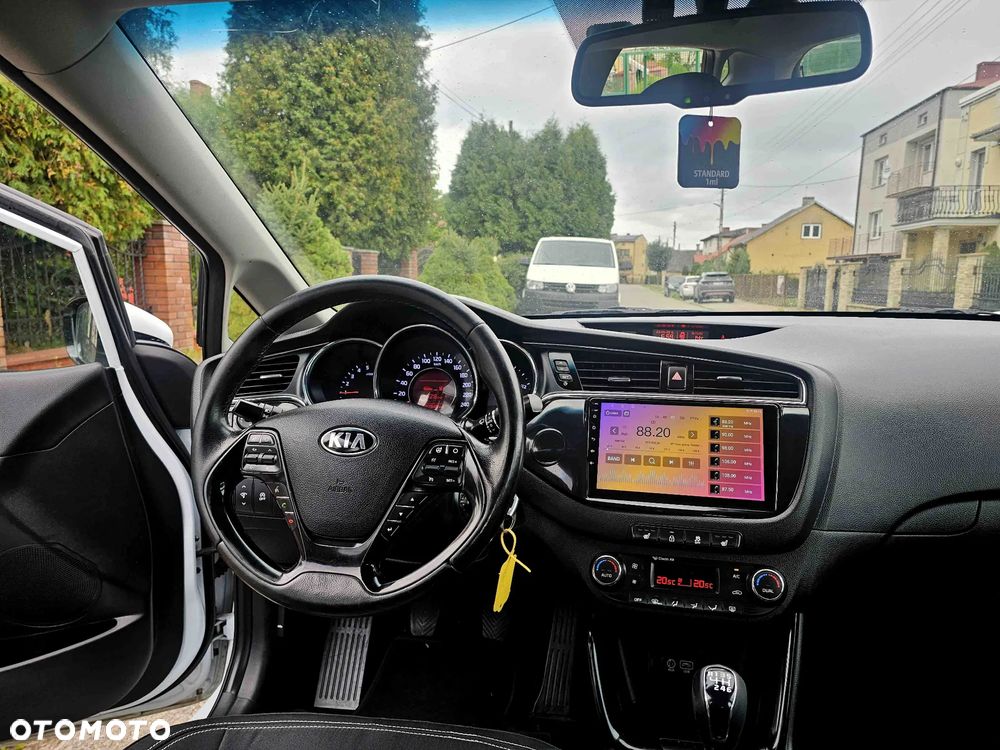 Kia Ceed 1.6 CRDi 136 ISG Spirit - 17