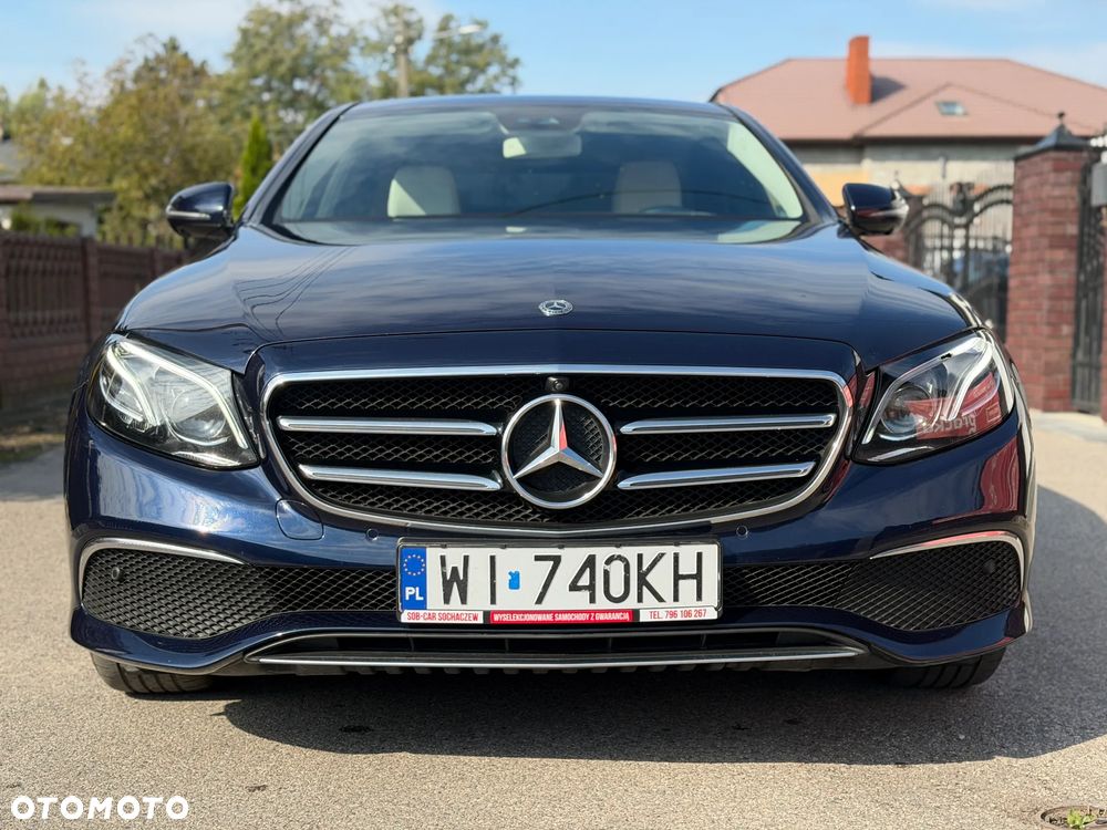 Mercedes-Benz Klasa E 220 d 4-Matic 9G-TRONIC - 2