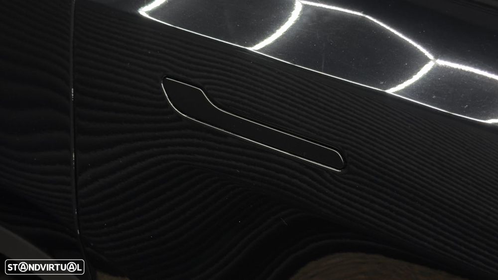 Tesla Model Y Long Range Dual Motor AWD - 14