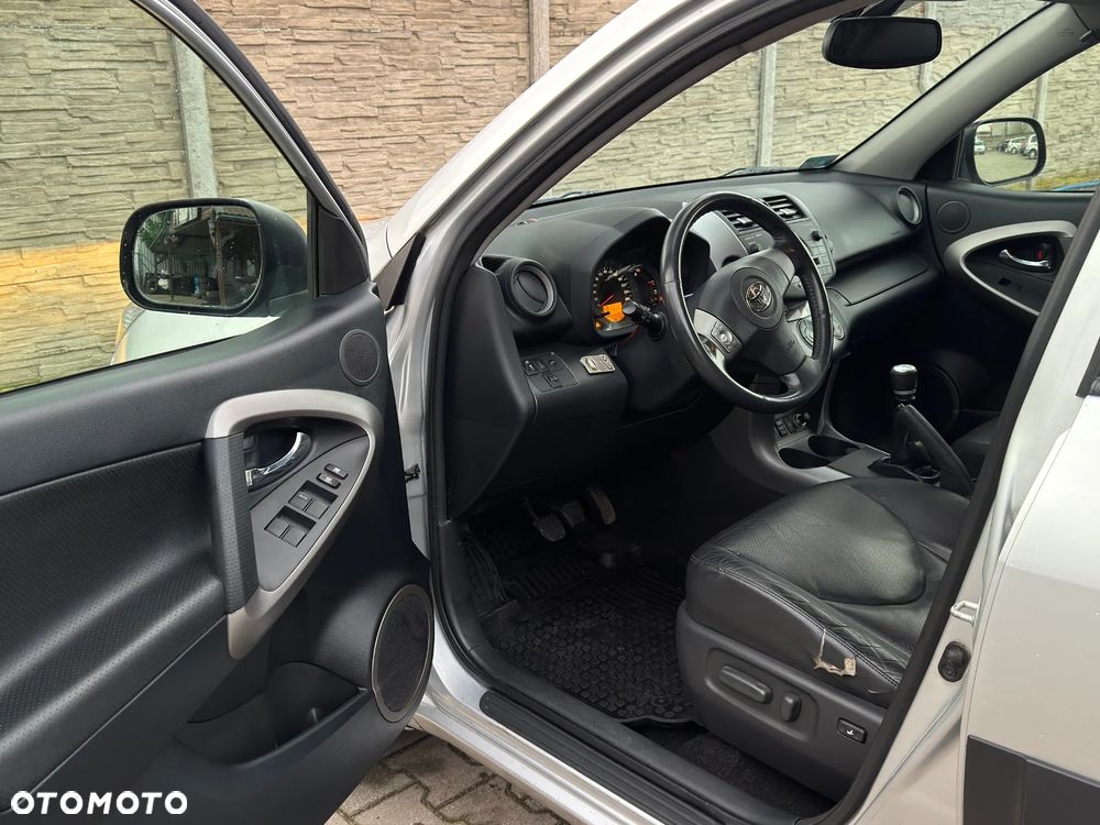 Toyota RAV4 2.2 D-4D Sol 180 - 14