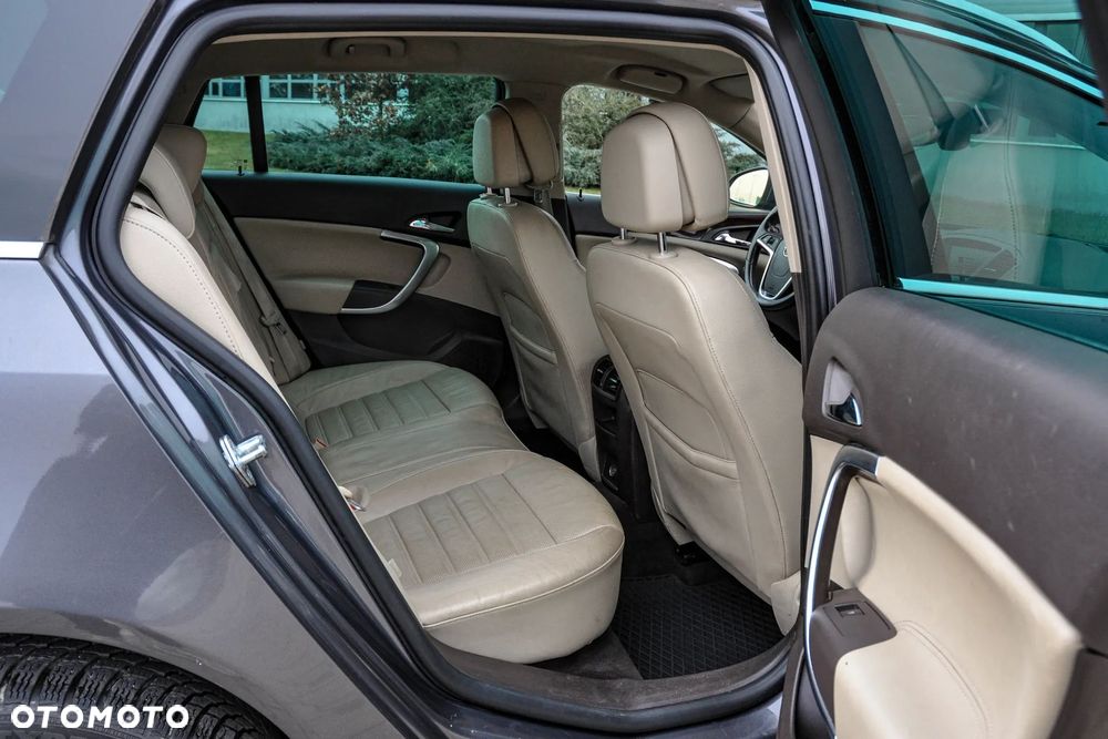 Opel Insignia - 12