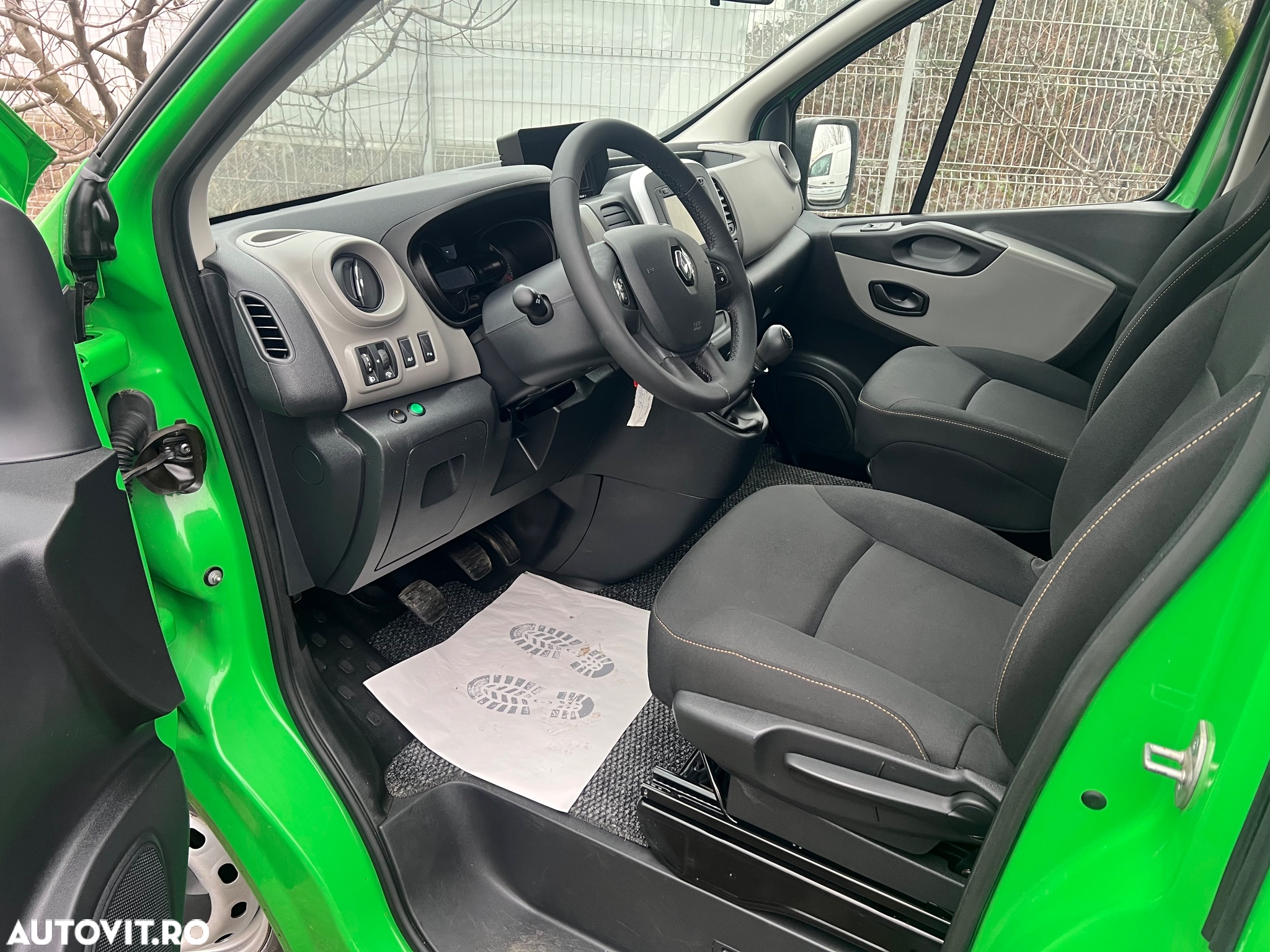 Renault TRAFIC - 10