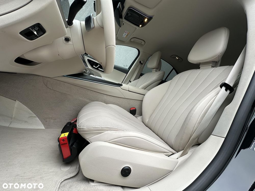 Mercedes-Benz Klasa E 220 d mHEV 4-Matic Avantgarde 9G-Tronic - 18