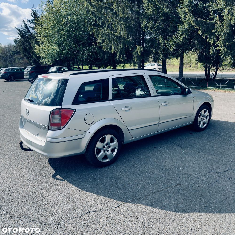 Opel Astra 1.9 CDTI - 9