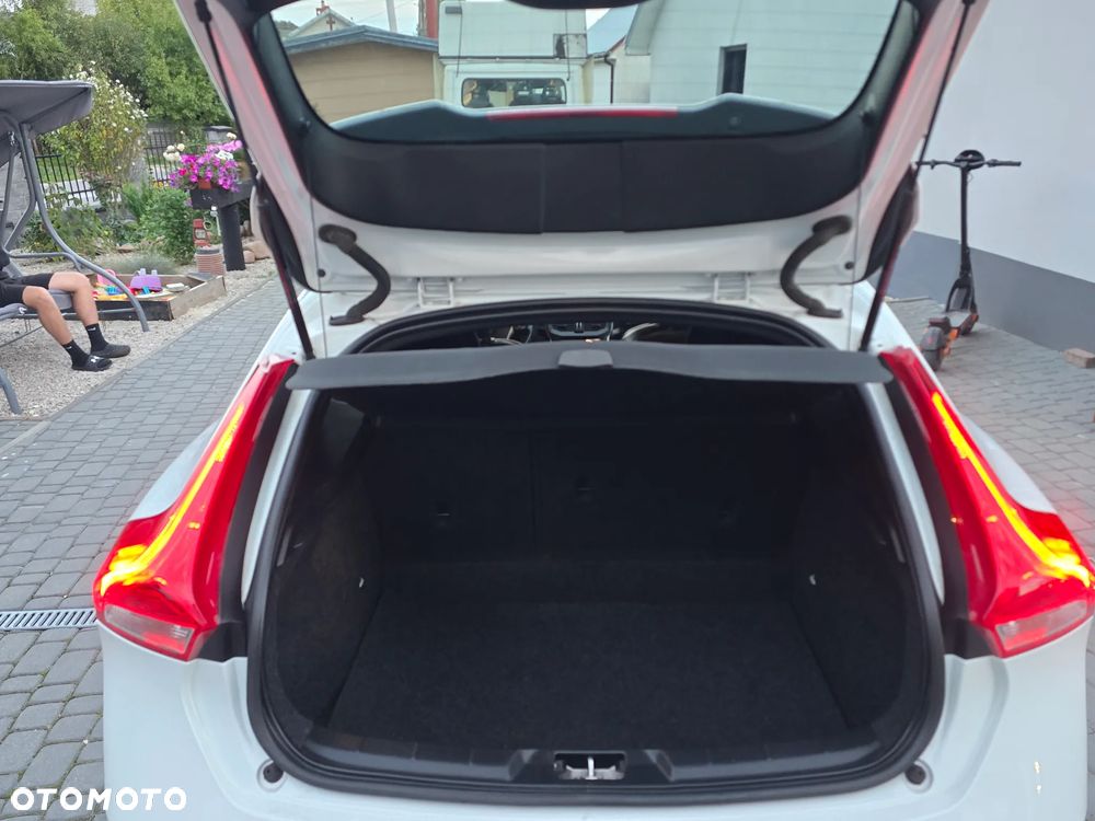 Volvo V40 D2 RDesign - 24