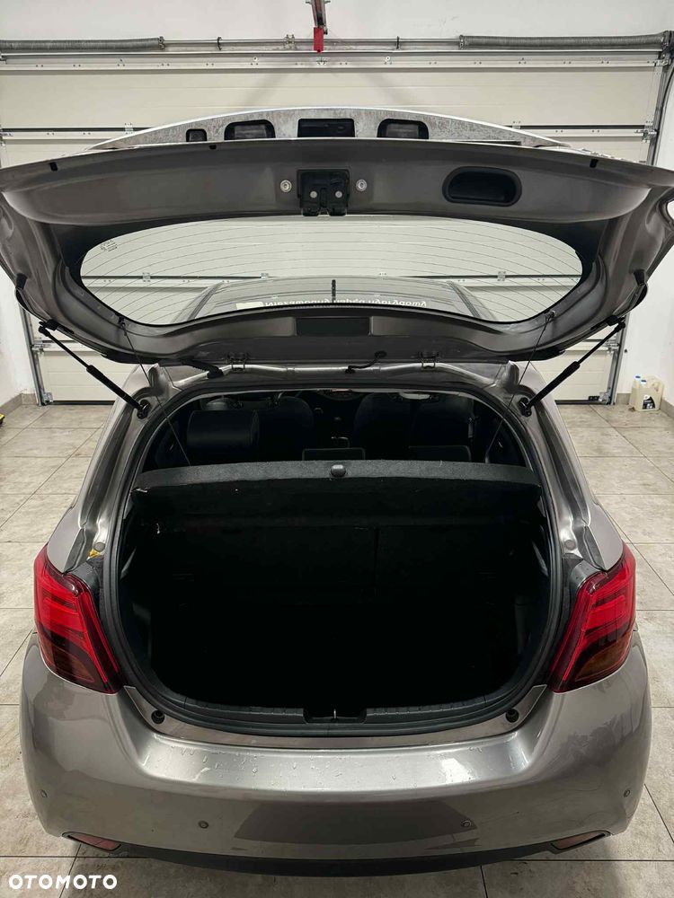 Toyota Yaris Hybrid 100 Dynamic - 5