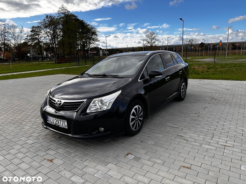 Toyota Avensis 2.0 D-4D Combi Sol - 2