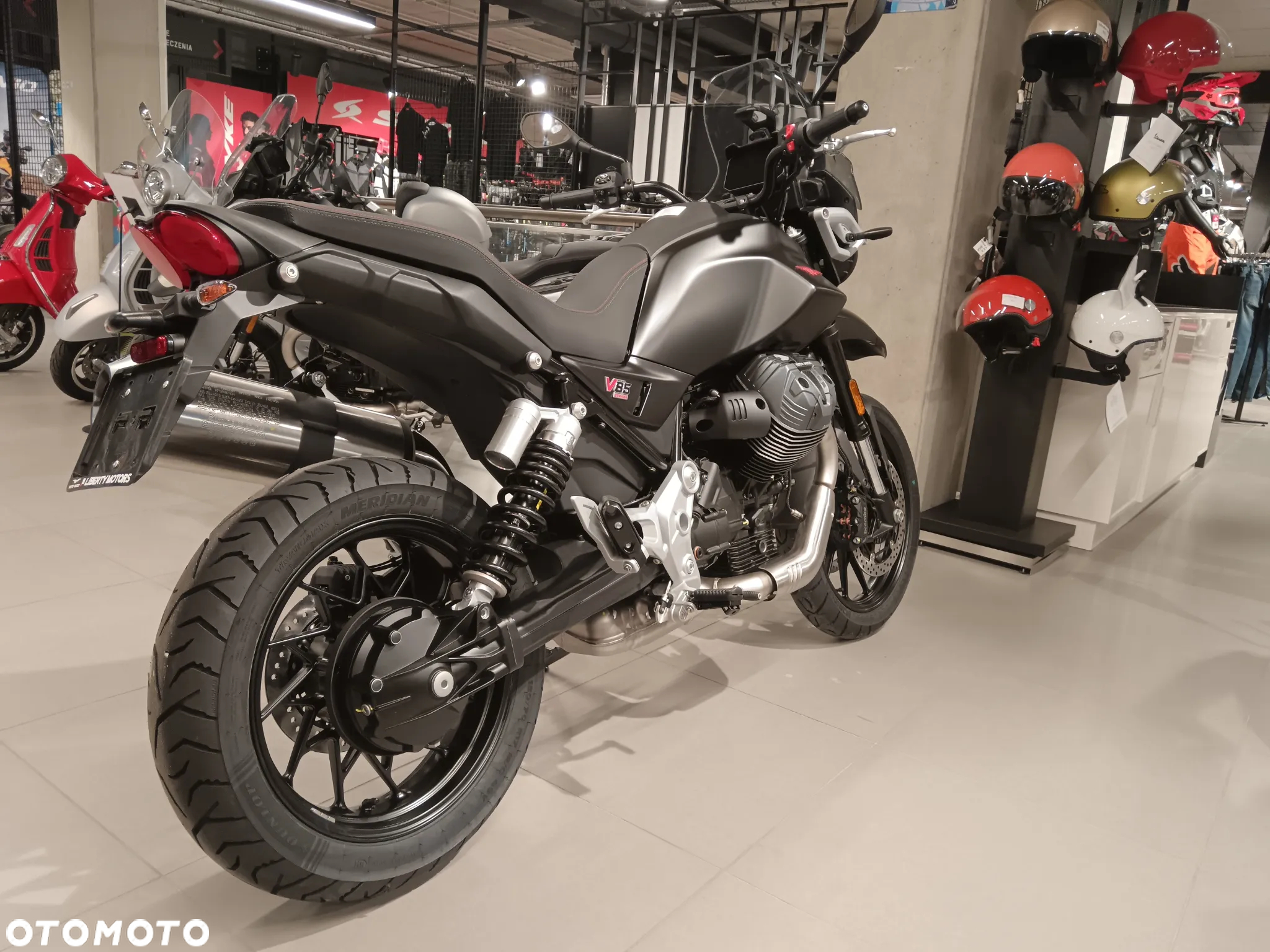 Moto Guzzi V85 - 3