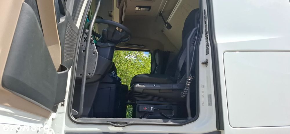 Mercedes-Benz Actros - 12
