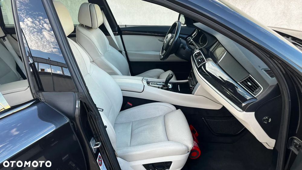 BMW 5GT 530d xDrive - 17