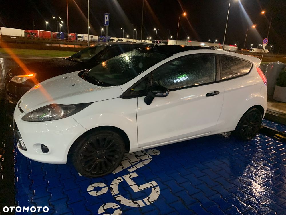 Ford Fiesta 1.4 TDCI - 10