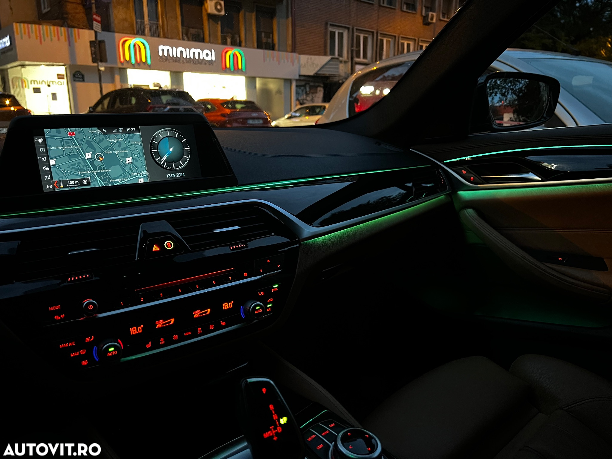 BMW Seria 5 520d AT - 36