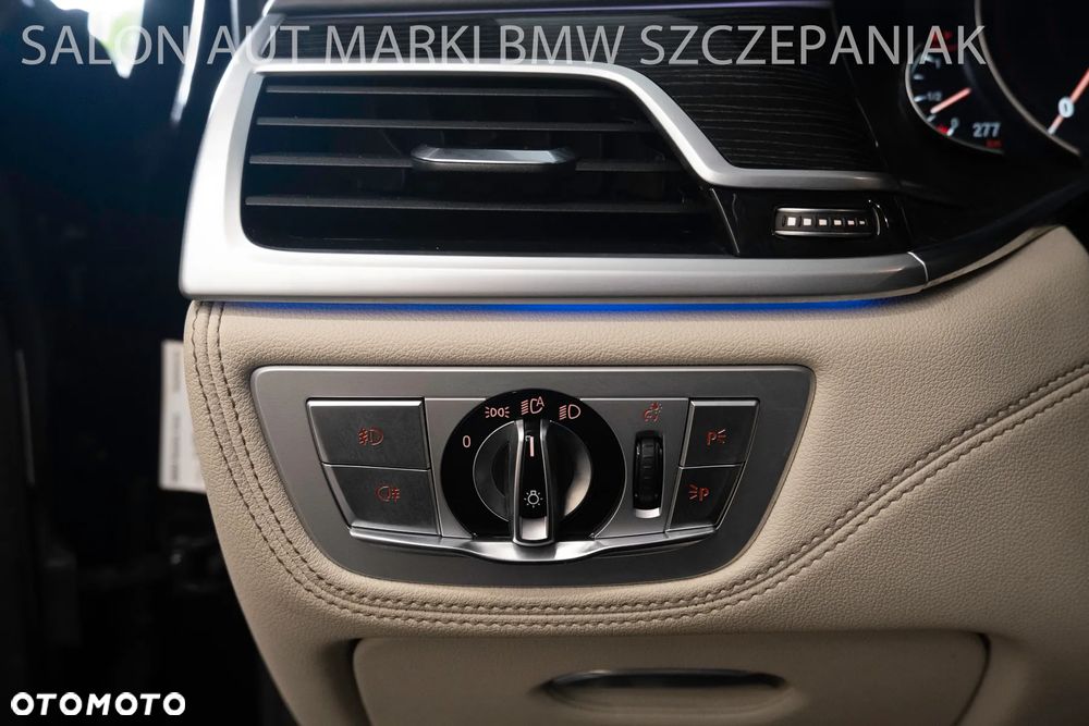 BMW Seria 7 750d xDrive - 19