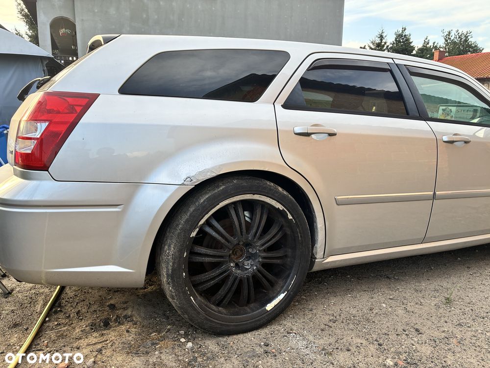 Dodge Magnum - 4