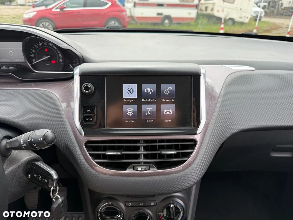 Peugeot 2008 PureTech 82 Allure - 19