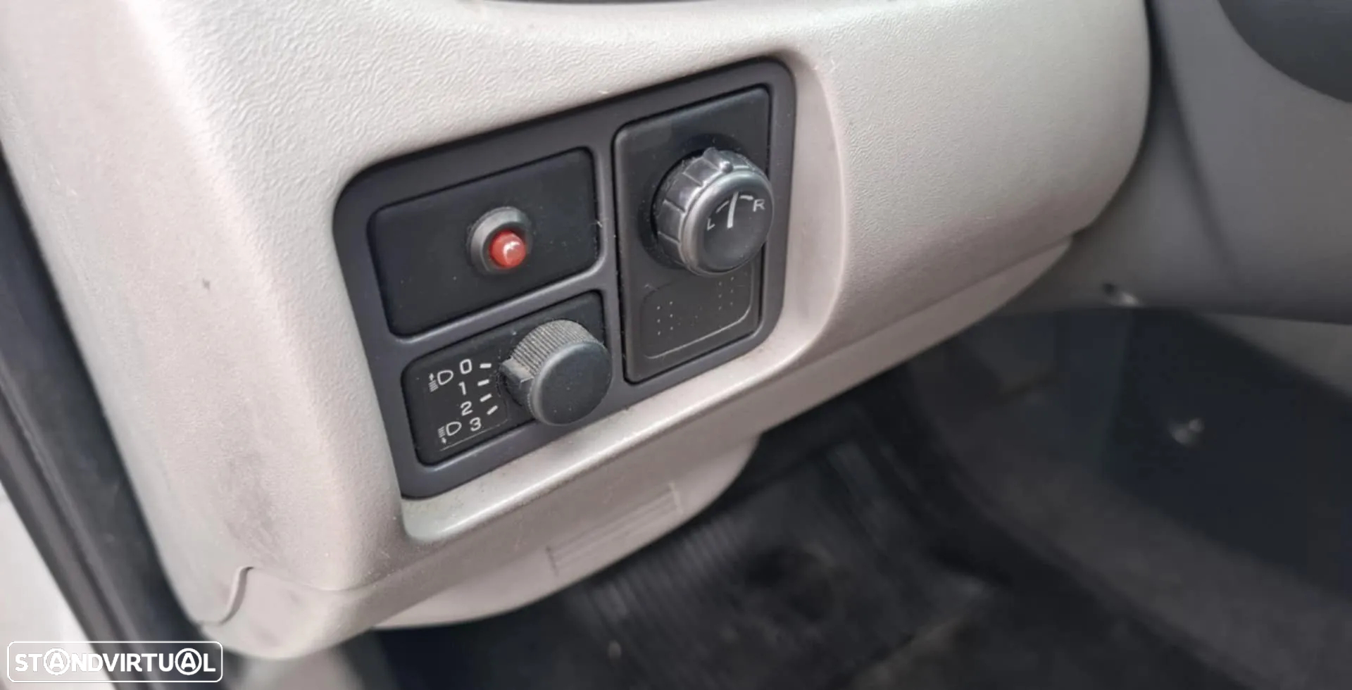 Nissan Almera 1.5 Comfort AC - 15