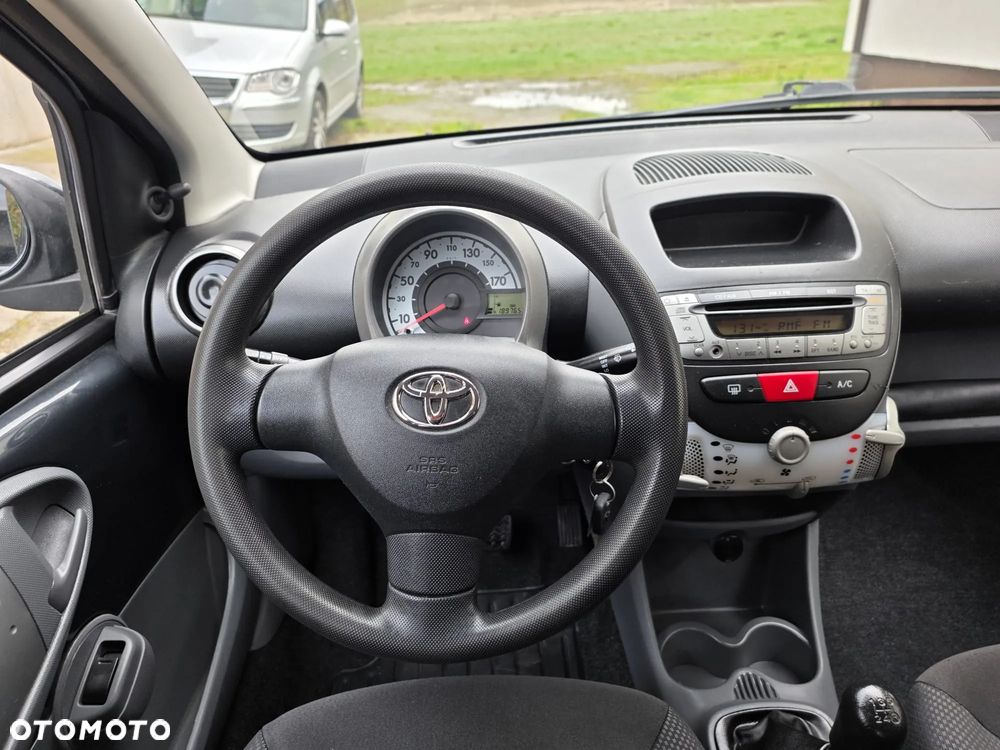 Toyota Aygo Black - 16