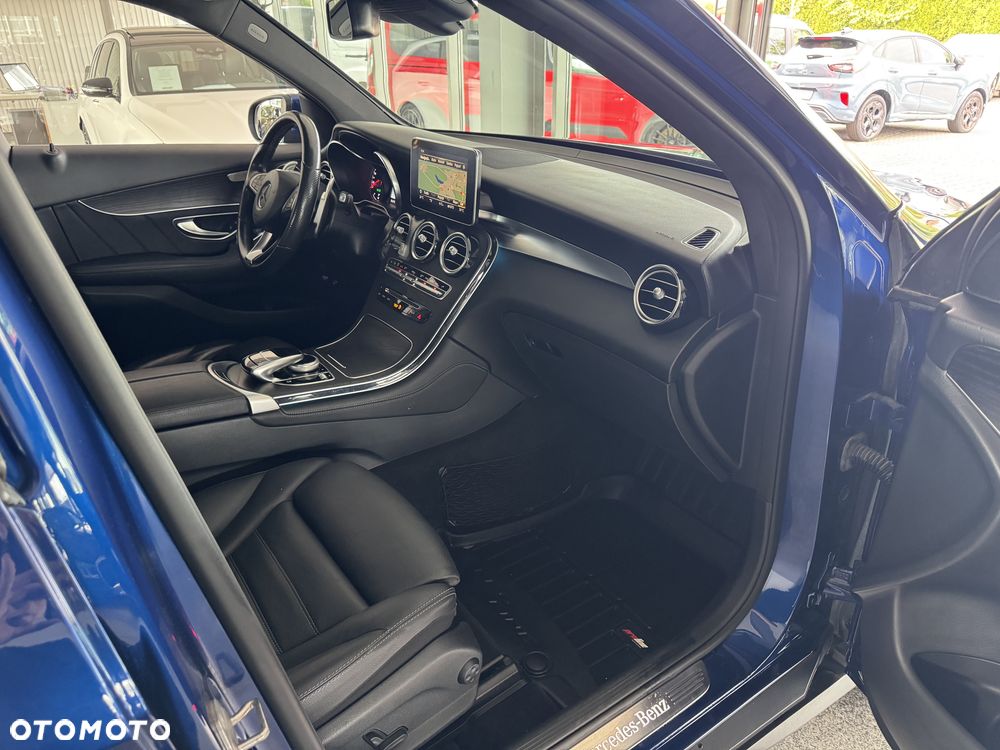 Mercedes-Benz GLC 250 d 4Matic 9G-TRONIC AMG Line - 35
