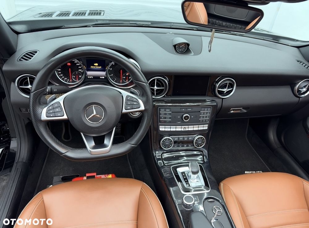 Mercedes-Benz SLC AMG 43 9G-TRONIC - 18