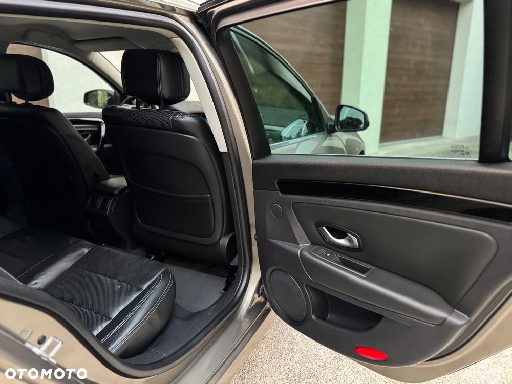 Renault Laguna 2.0 dCi Initiale - 18