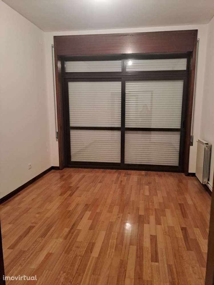 APARTAMENTO T3 CENTRO SÃO JOÃO DA MADEIRA - Grande imagem: 5/9