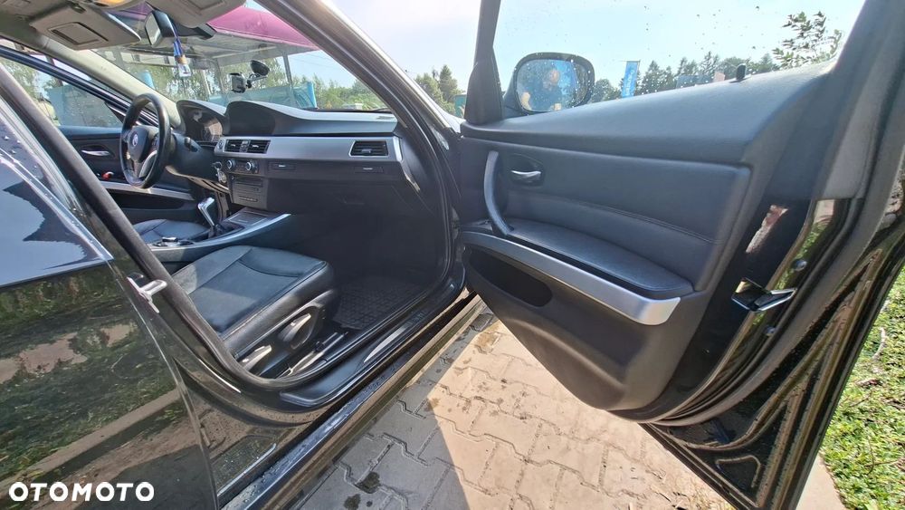 BMW Seria 3 320d xDrive DPF Edition Lifestyle - 12