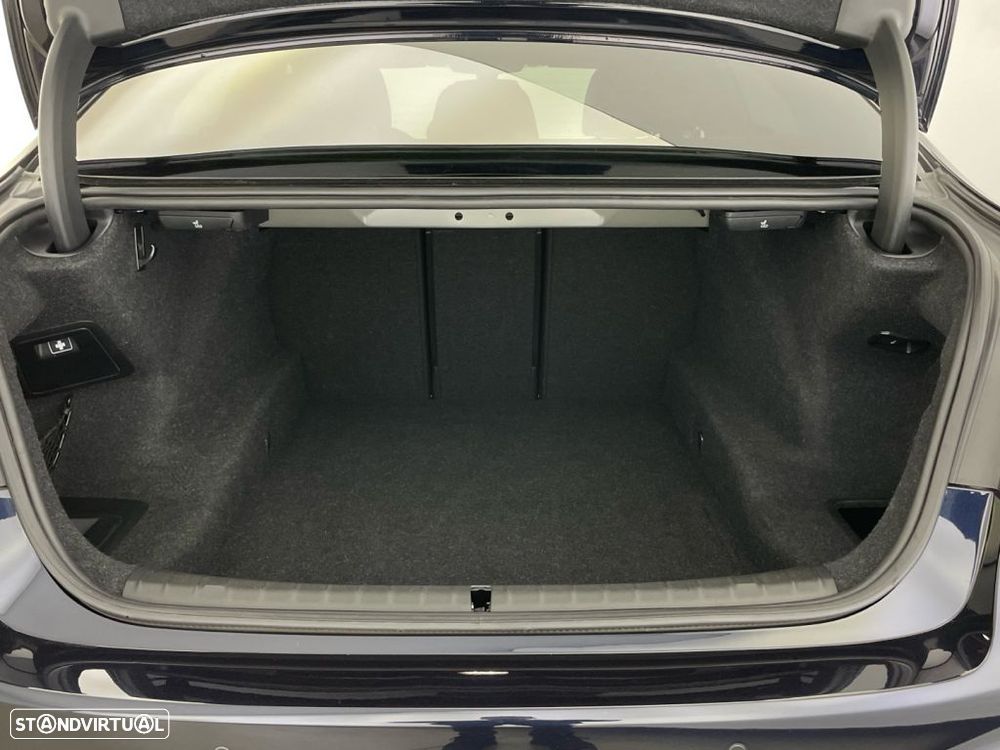 BMW 550 i xDrive Auto - 13