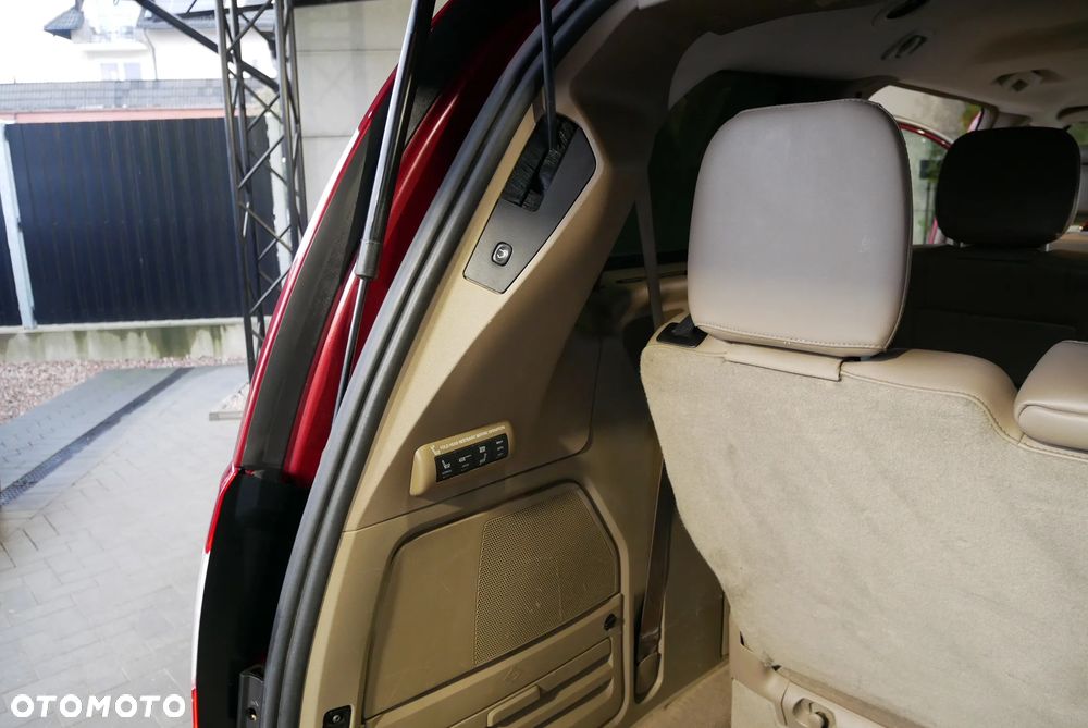 Chrysler Town & Country 3.6 Limited - 15