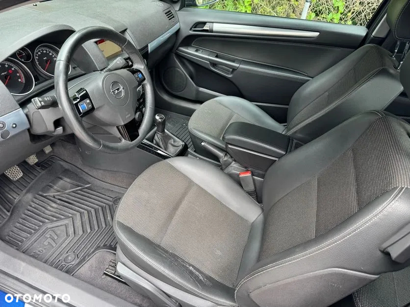 Opel Astra III GTC 1.6 Cosmo - 7