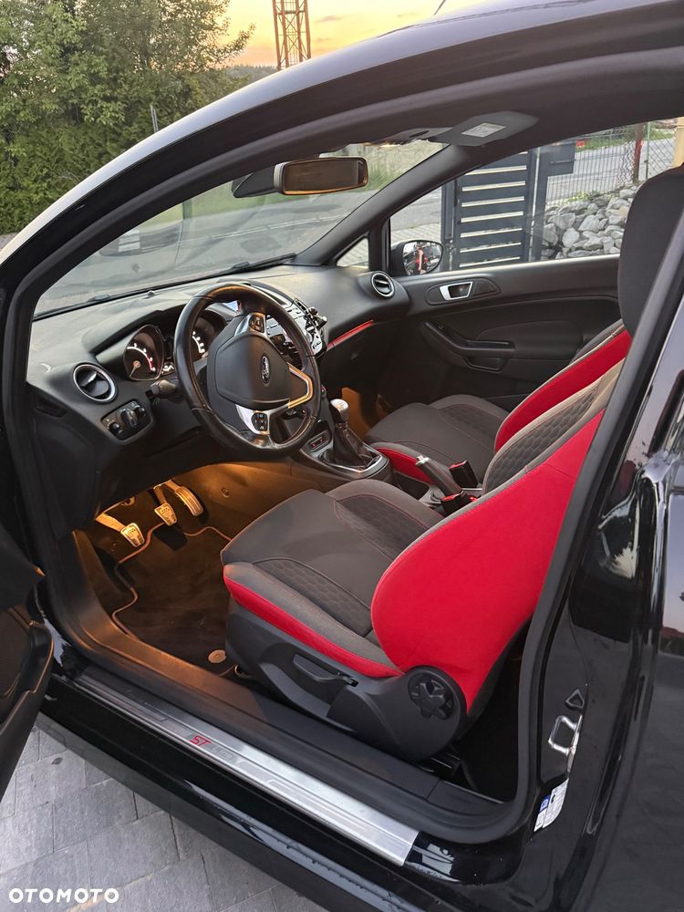 Ford Fiesta 1.0 EcoBoost S&S ST-LINE Red - 10