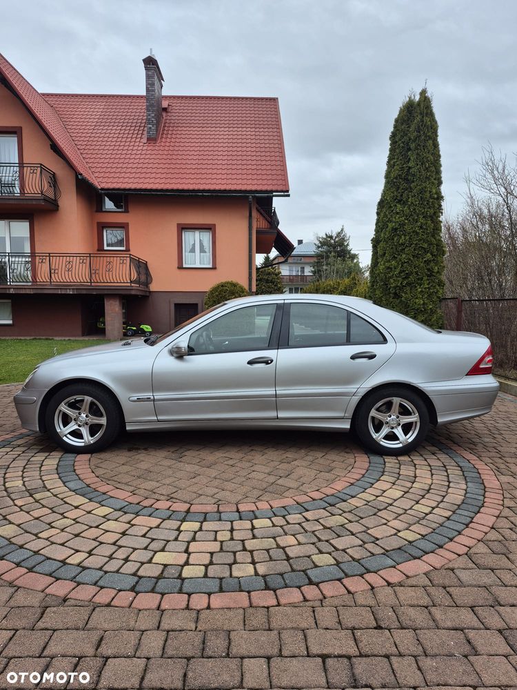 Mercedes-Benz Klasa C 180 Kompressor Classic - 3