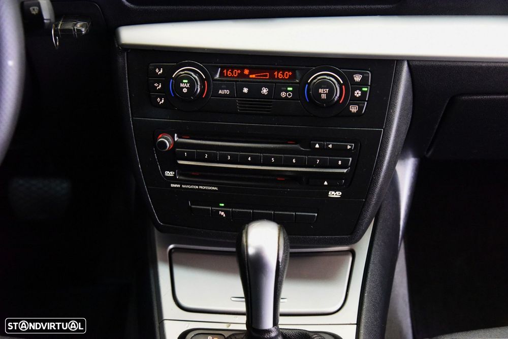 BMW 120 iA Sport - 18